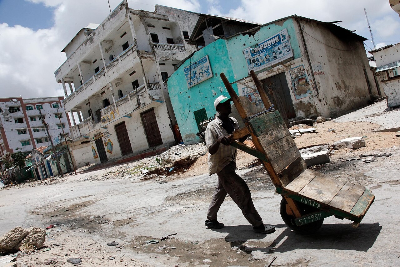 Bakaara Market, Mogadishu, in a file photograph. Context image; not a WFP distribution or an AI monitoring screen.